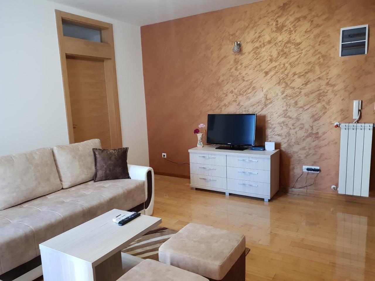 Apartman Kej Free Parking Kraljevo Exterior photo